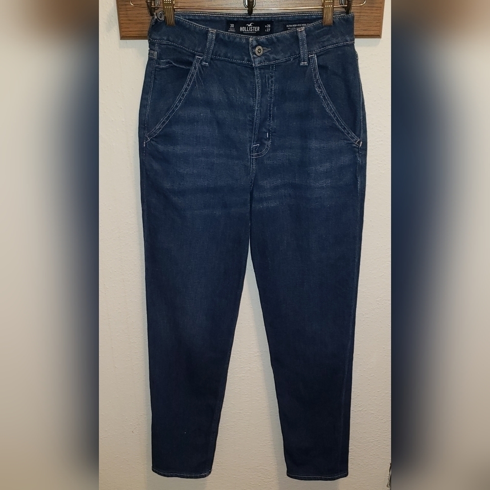 Hollister Ultra high-rise Mom vintage stretch